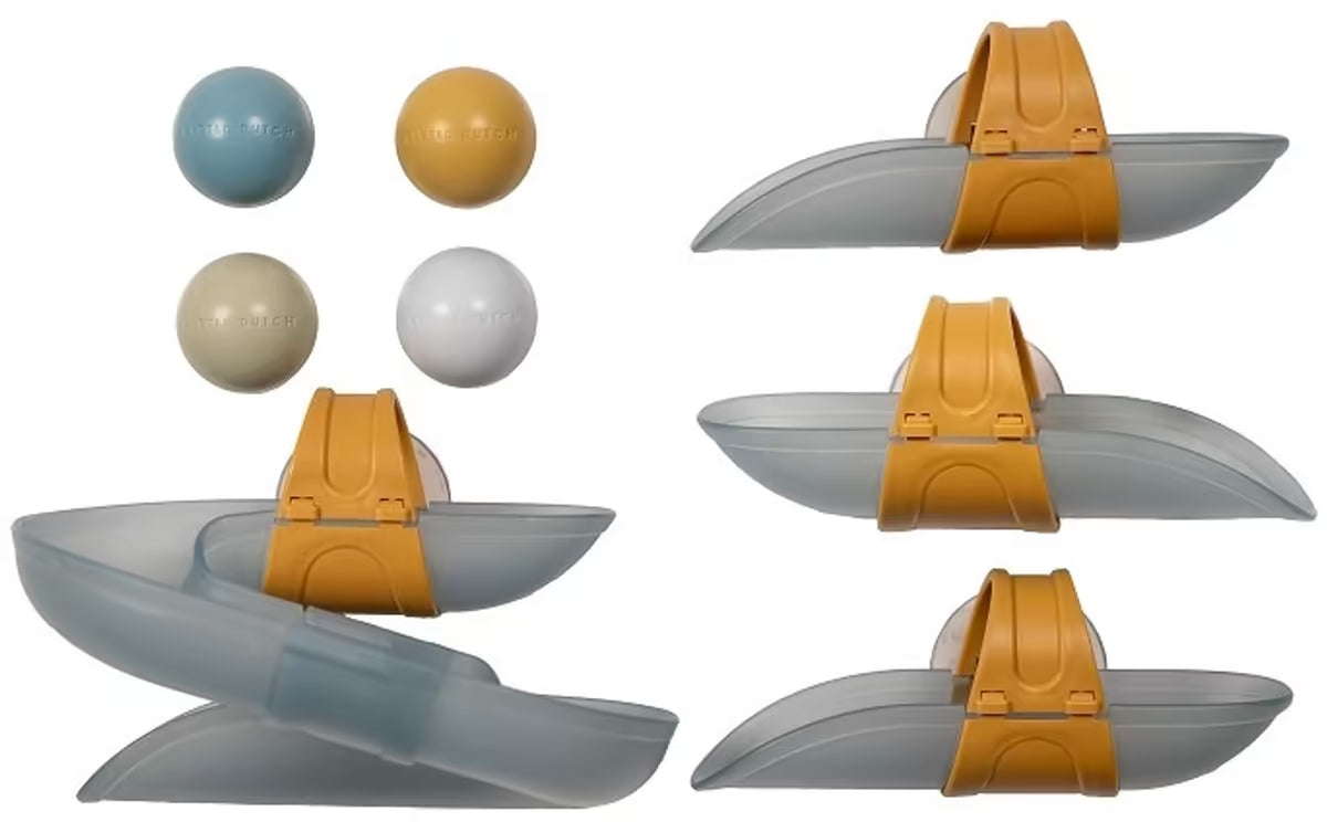 Bovenaanzicht van Little Dutch Waterbaan Blauw met vier ballen en losse banen, duurzaam badspeelgoed voor peuters.