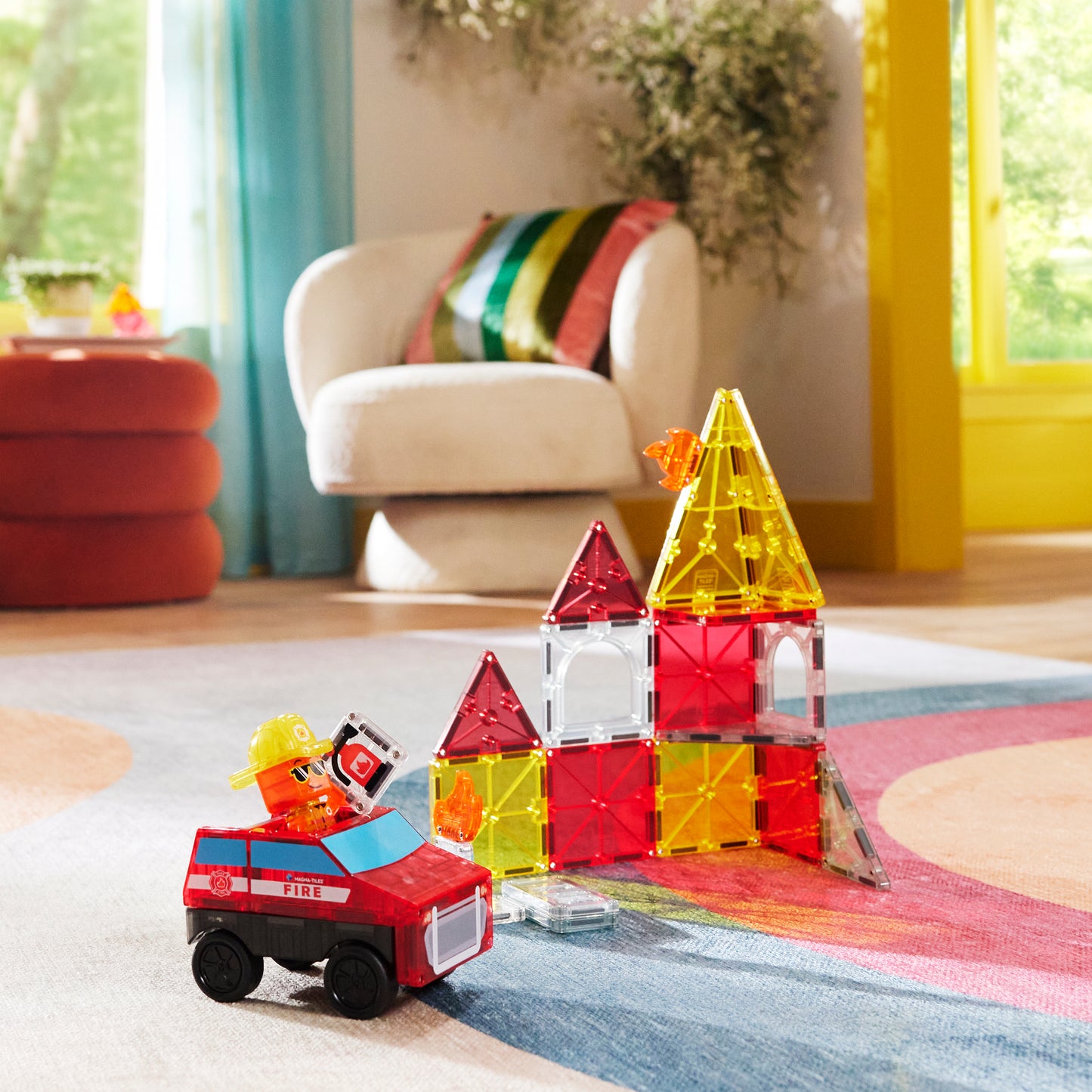 Magnetic magna tiles Fire Station brandweerkazerne met 27 magnetische tegels in kleurrijk interieur