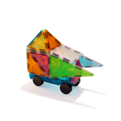 Magnetic magna tiles Grand Prix voertuig close-up gekleurde 50 magnetische tegels met wielen