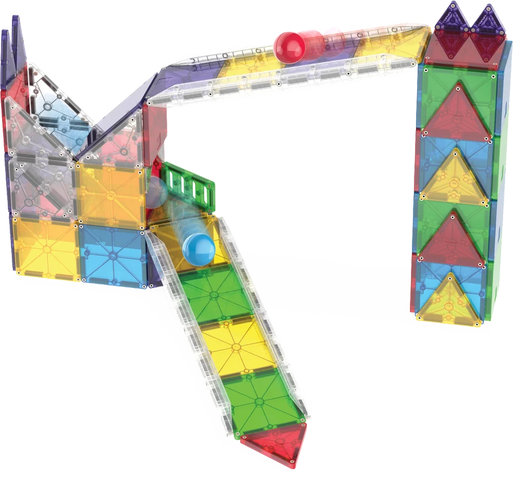 Kleurrijke Magna Tiles knikkerbaan met blauwe en rode knikkers op stevige transparante rails.