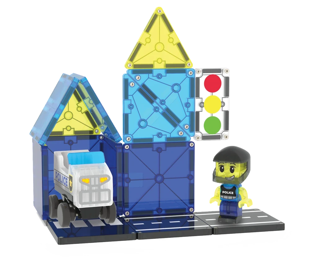 Magnetisch speelgoed met blauwe en gele magnetic Magna Tiles in een Police Patrol opstelling met verkeerslicht.