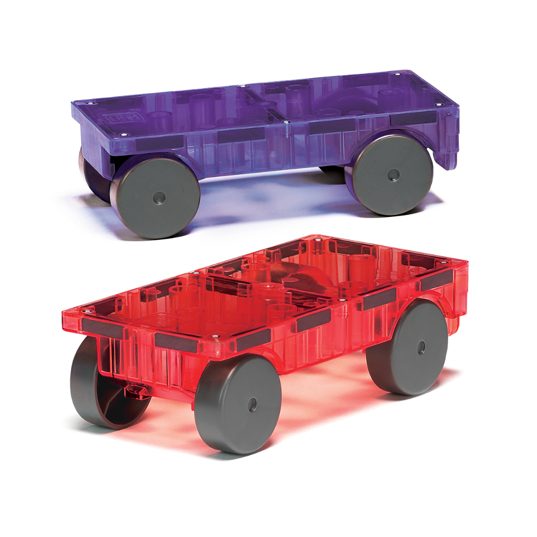 Bovenaanzicht 2 magnetische autos in paars en rood, transparant magneet speelgoed met grijze wielen