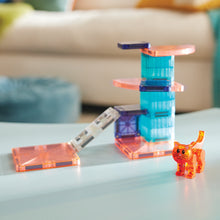 Magnetic magna tiles Cat Tree met oranje kat en magneet speelgoed op kleurrijke bouwconstructie