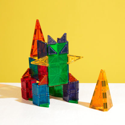 Magnetic magna tiles combo creatieve constructie met MicroMAGS magneet speelgoed gele achtergrond