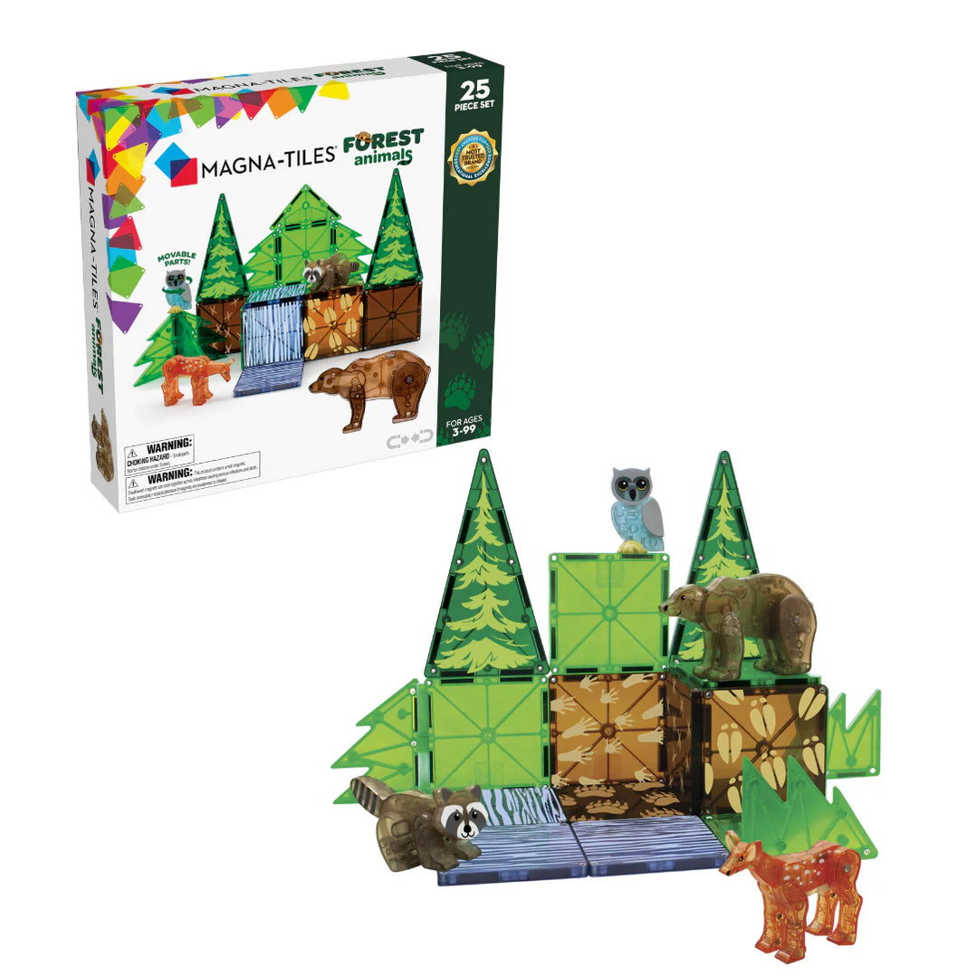 Magna Tiles Forest Animals set met 25 magnetische bouwstenen, inclusief beer, uil, hert en wasbeer in een bosrijke speelomgeving.