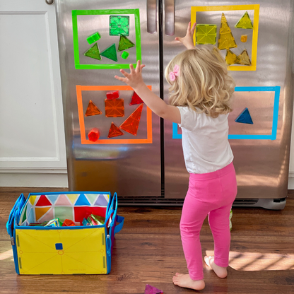 Magnetic magna tiles op koelkast met peuter magnetisch speelgoed kleurensorteer activiteit
