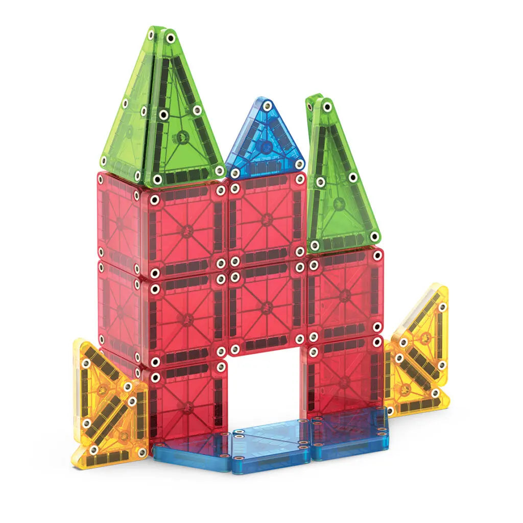 Kasteel van magnetic Magna Tiles MicroMAGS Travel set met 26 kleurrijke magnetische bouwstenen voor creatief speelgoed.