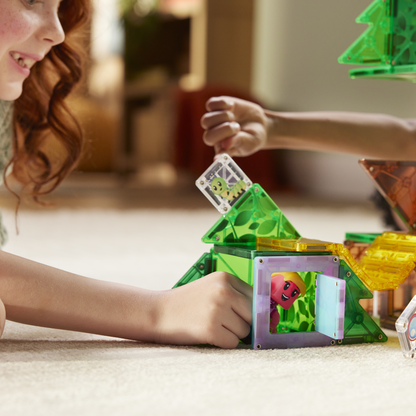 Magnetic magna tiles kind bouwend met MicroMags magnetisch valluik groene en paarse tegels