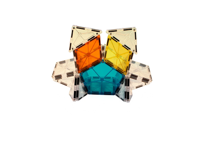 Bloemvorm gebouwd met 8 magnetische tegels uit de Magnetic Magna Tiles Polygons Expansion Set, kleurrijk magnetisch speelgoed.