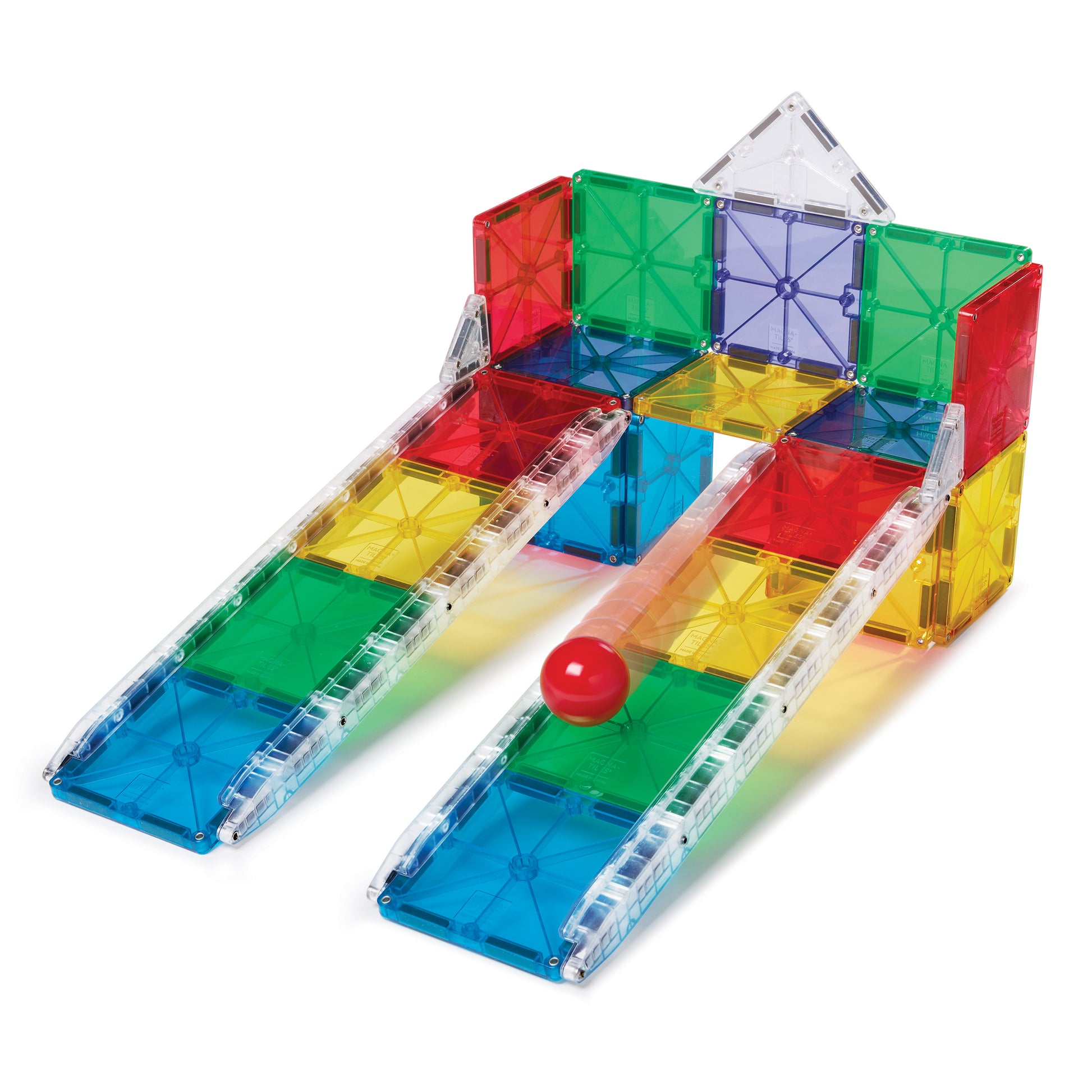 Magnetic magna tiles Rail Racers knikkerbaan opgebouwd met kleurrijke magnetische tegels en knikker