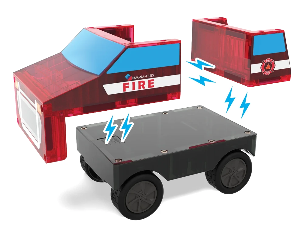 Magnetisch speelgoedvoertuig van Magna Tiles Fire Station met afneembare delen en stevige rubberen wielen.