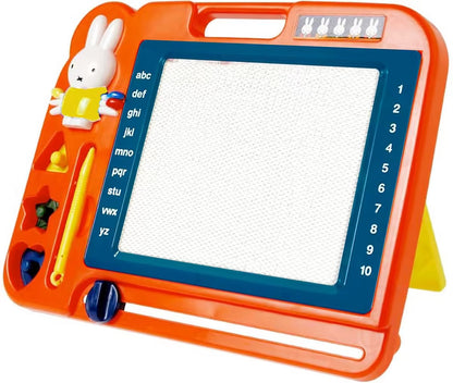 Magnetisch tekenbord Nijntje met standaard, drie stempels en tekenpen, stevig educatief speelgoed voor peuters.