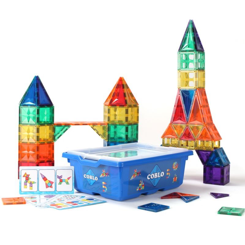 Magnetische tegels Coblo Classic Schoolbox met 200 stuks, kleurrijke torens, blauwe opbergdoos en opdrachtkaarten