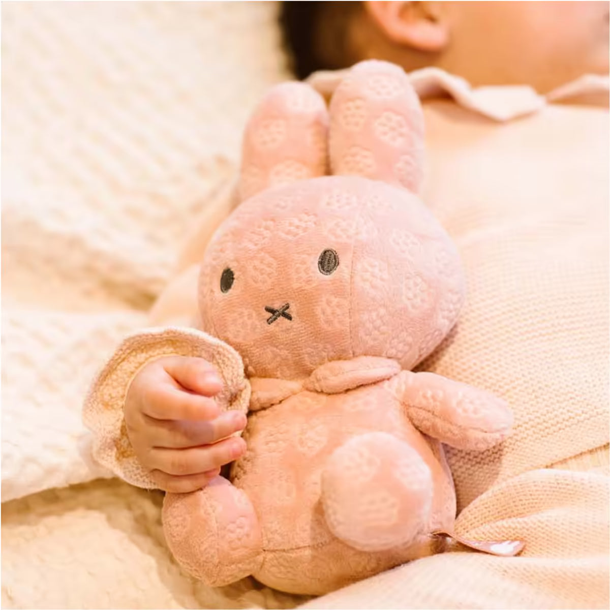 Baby knuffelt zachte Nijntje knuffel Pink Flower 20cm, een pluche baby cadeau voor dagelijks gebruik.