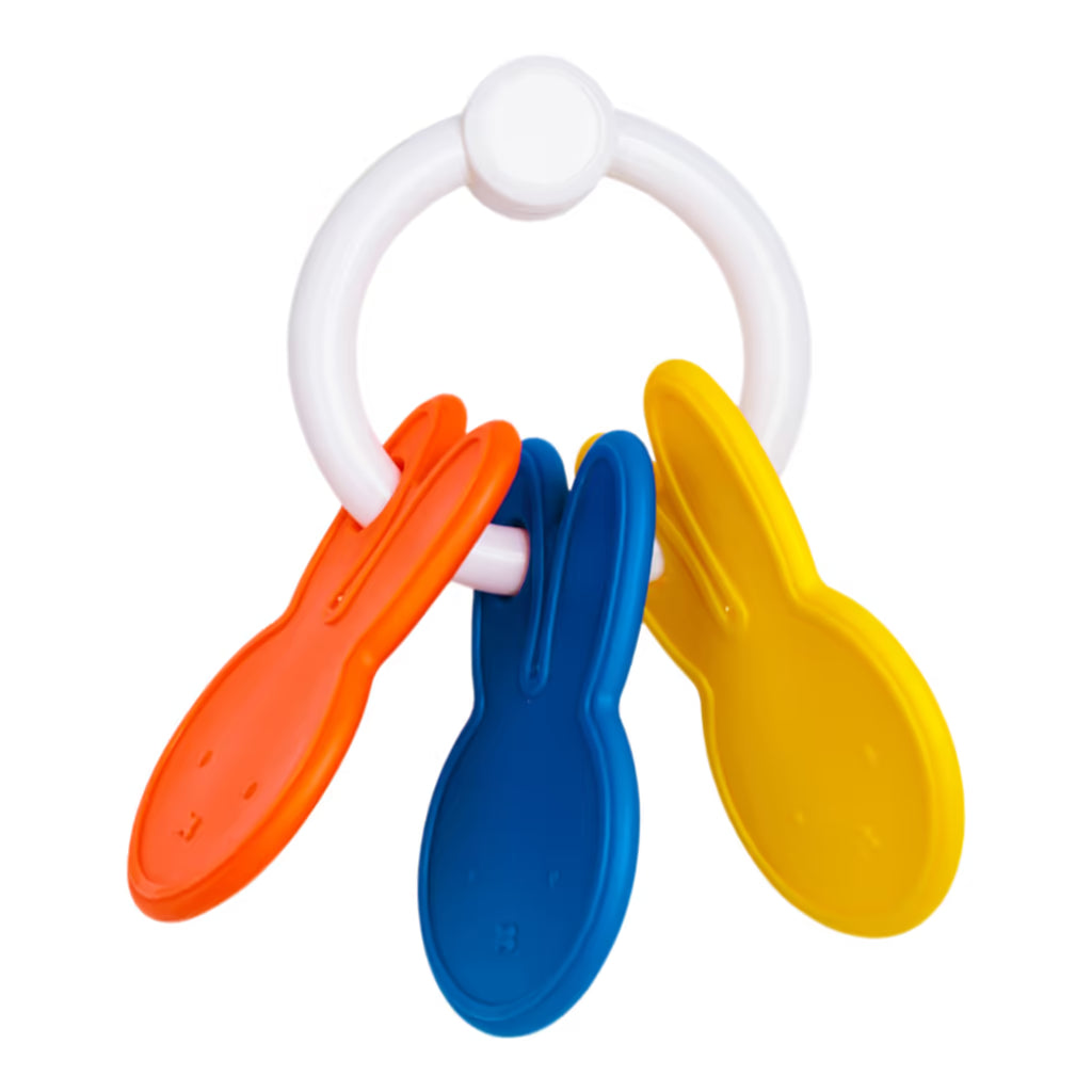 Nijntje Rammelaar sleutelbos in primaire kleuren rood, blauw en geel, duurzaam educatief speelgoed voor baby’s.