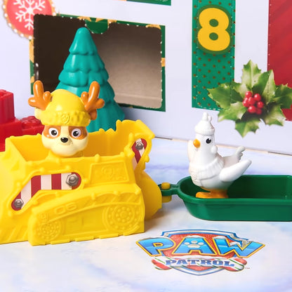 Detailfoto van Paw Patrol Advent kalender 2025 met Rubble in bulldozer en kip Hoo, leuke namen PAW Patrol speelgoed.