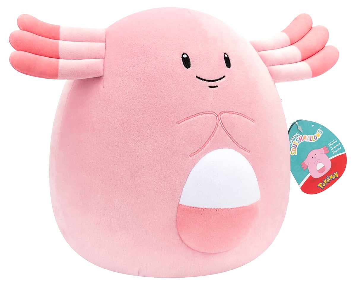Voorkant van de Pokémon Squishmallow Chansey knuffel van Jazware, roze pluche met gezicht en origineel Squishmallow label.