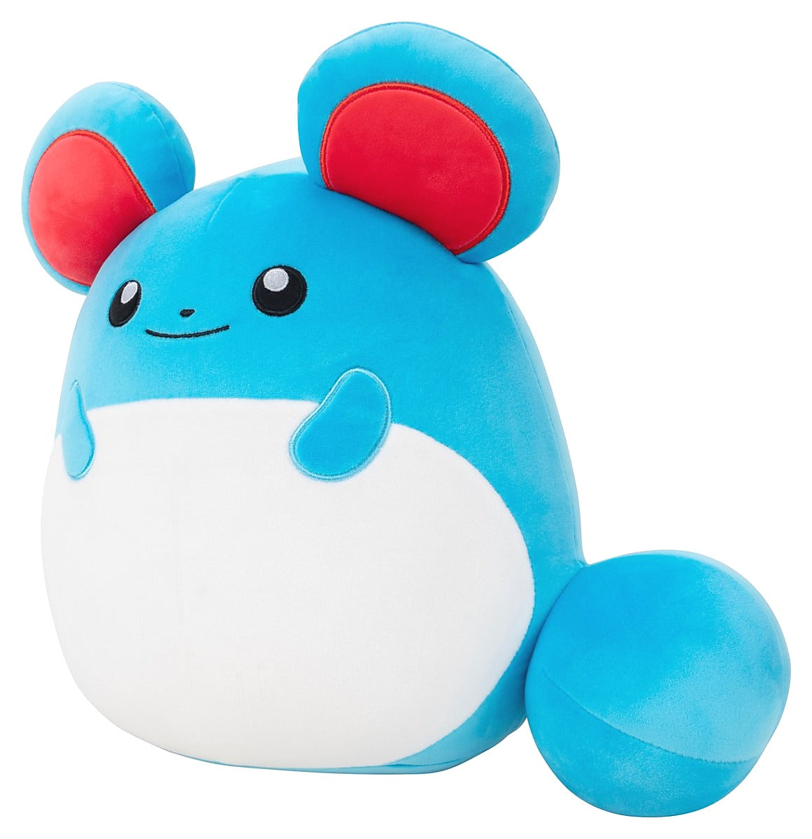 Pokémon Squishmallow Marill knuffel van zacht pluche, zijaanzicht met ronde staart, officiële Pokémon Squishmallow van Jazwares.
