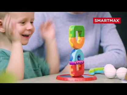 SmartMax My First Acrobats SMX 227 video van kind dat aan tafel magnetisch speelgoed bouwt en juiste vormen zoekt