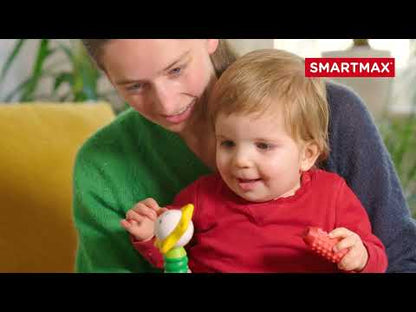 Kind speelt aan tafel met SmartMax My First Sound & Senses SMX 224 magnetisch speelgoed en ontdekt kleuren, vormen en geluiden