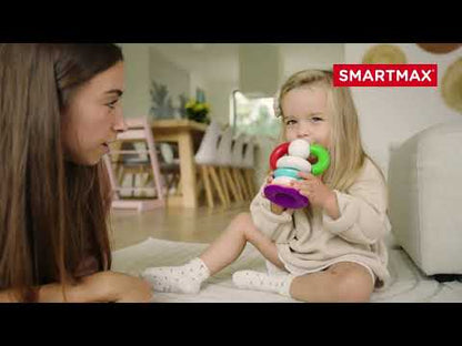 SmartMax My First Stacking Rings SMX 241 video toont meisje dat op de grond speelt met magnetisch SmartMax speelgoed