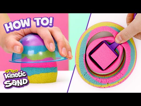 Kinderen ontdekken de nieuwe Ultimate Sandisfying Set met Kinetic Sand; creatief speelgoed voor uren speelplezier.