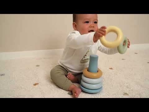 Productvideo van Little Dutch Stapelringen Blauw, kleurrijke Montessori stapeltoren en educatief baby speelgoed vanaf 6 maanden.