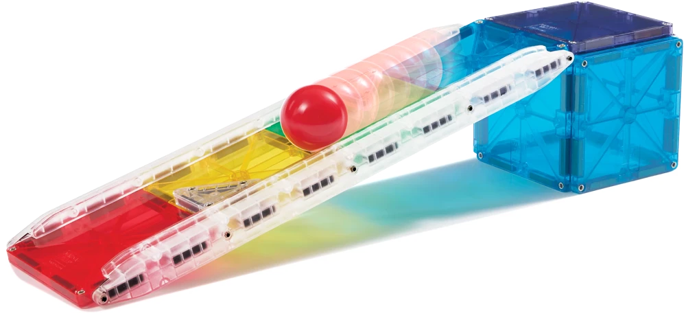 De magnetisch opgebouwde knikkerbaan bevat kleurrijke MicroMags tegels en knikkers.