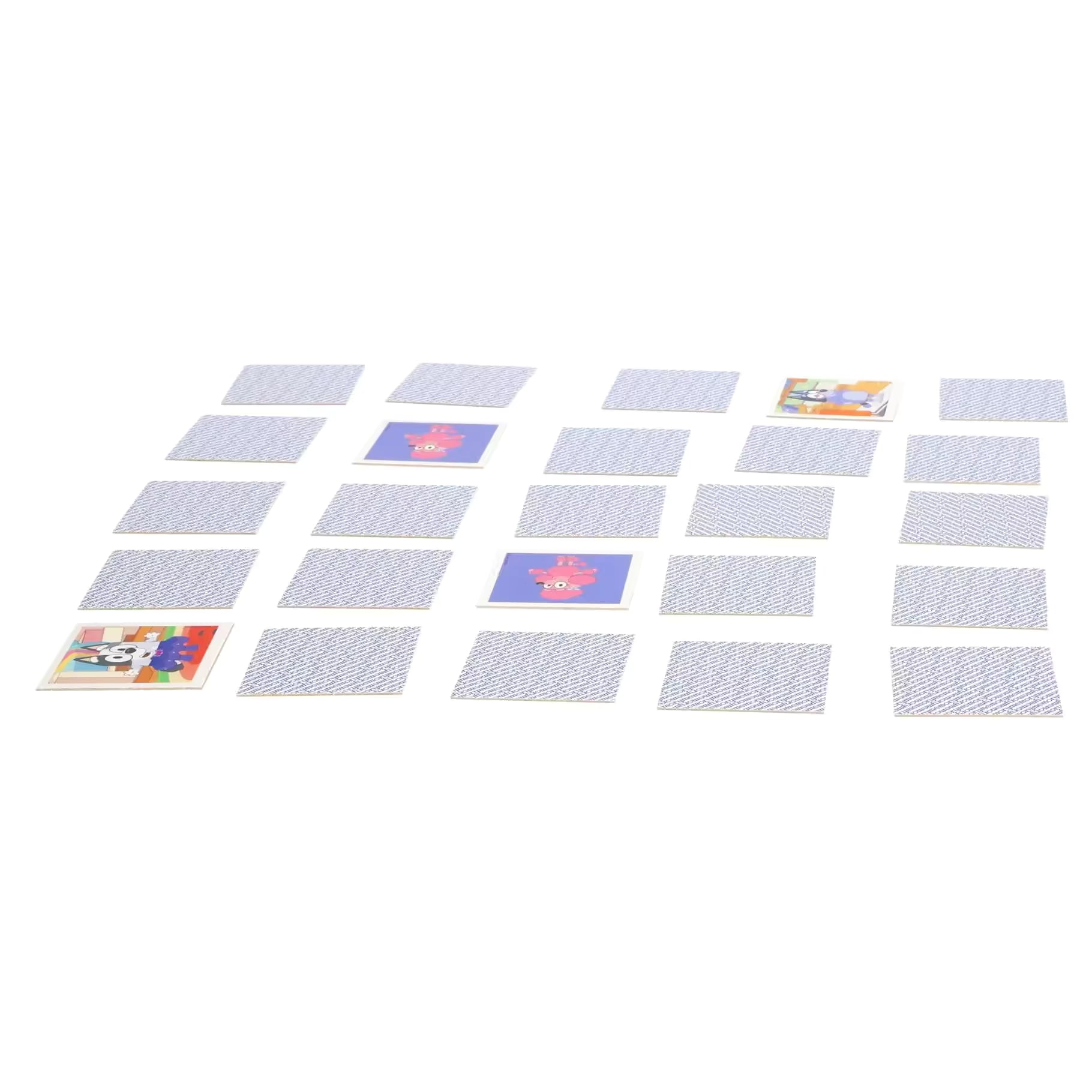 Spelopstelling van Ravensburger Bluey memory met kaarten open en gesloten, leuk en leerzaam voor kinderen vanaf 3 jaar.