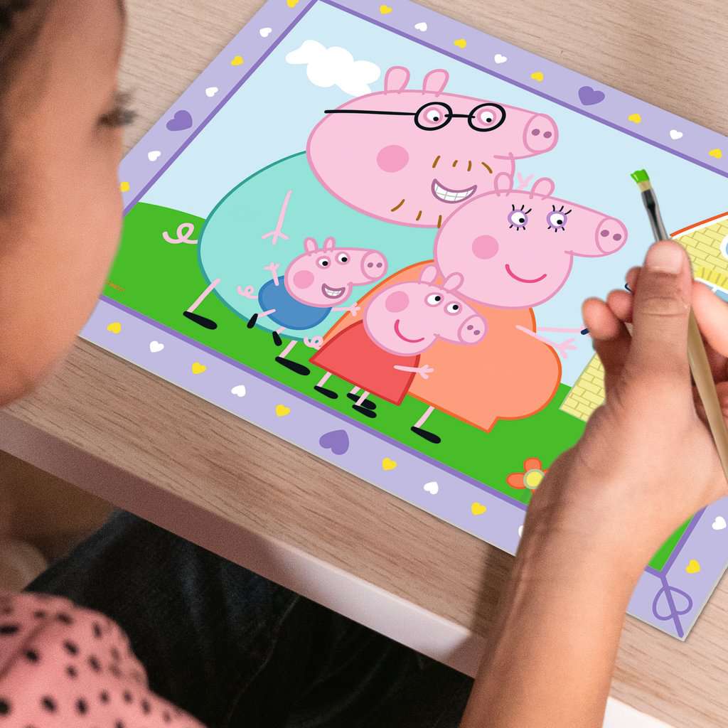 Detail Peppa Pig CreArt schilderen op nummer met Papa Pig, Mama Pig, George en Peppa bij geel huis