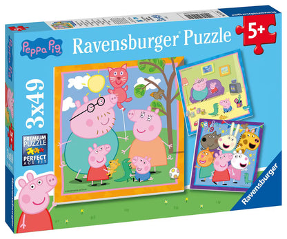 Voorkant verpakking Ravensburger Peppa Pig puzzel 3x49pcs, kleurrijk kinderspeelgoed voor peuters vanaf 5 jaar.