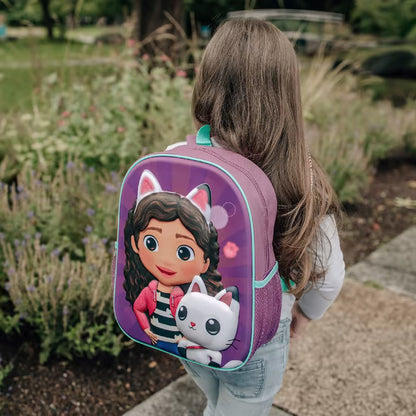 Meisje draagt paarse Gabby’s Dollhouserugzak met kleurrijk Gabby’s Dollhouse design, ideaal voor Back to school.